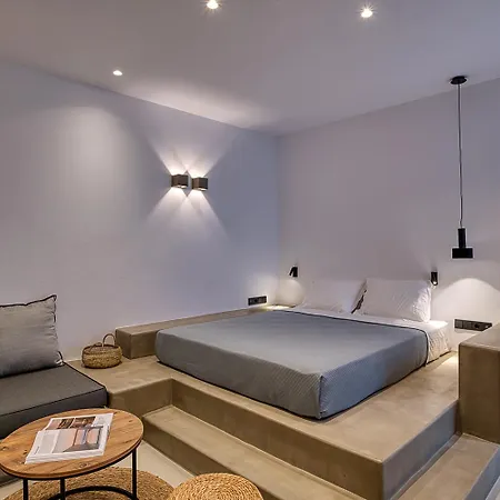 Clementina Paros Daire