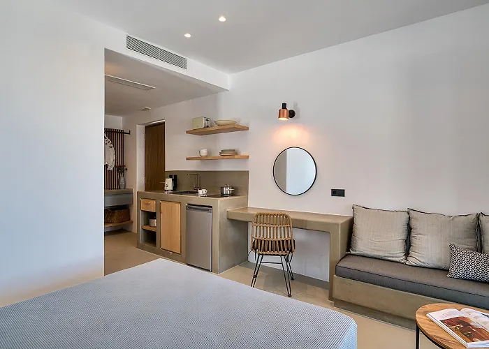 Clementina Paros Daire *