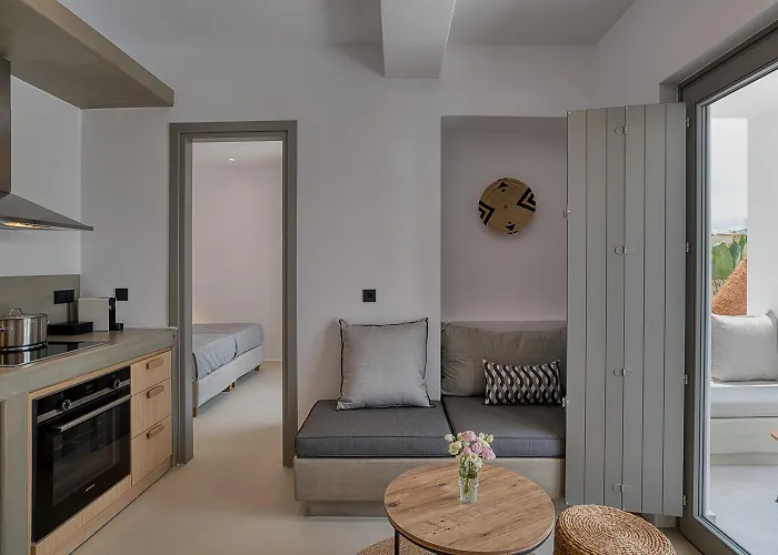 Clementina Paros Daire