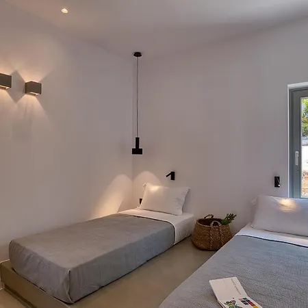 Clementina Paros * 나오우사