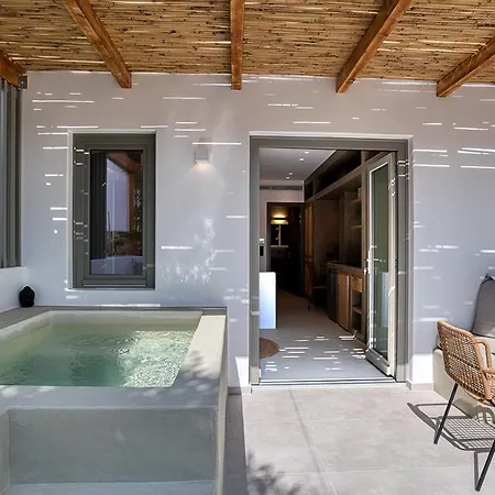 Clementina Paros 아파트 *