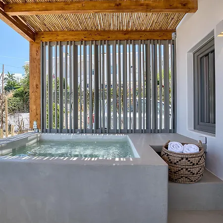 Clementina Paros * 나오우사