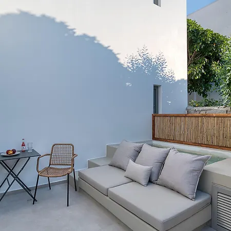 Clementina Paros 아파트