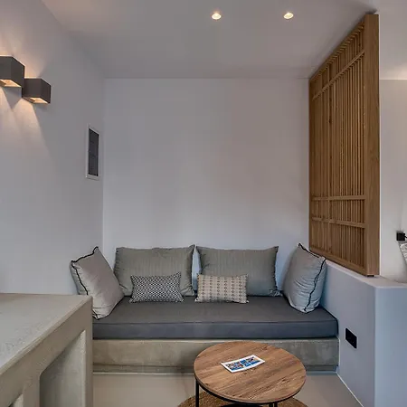 Clementina Paros 아파트