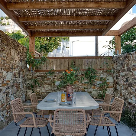 Clementina Paros 나오우사