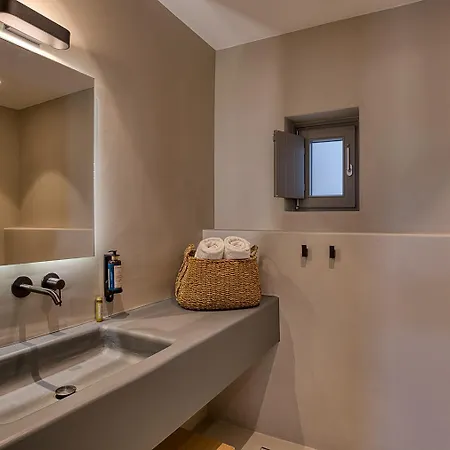 Clementina Paros 아파트 *