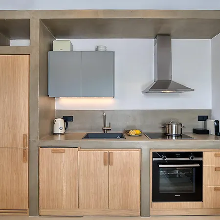 Clementina Paros 아파트