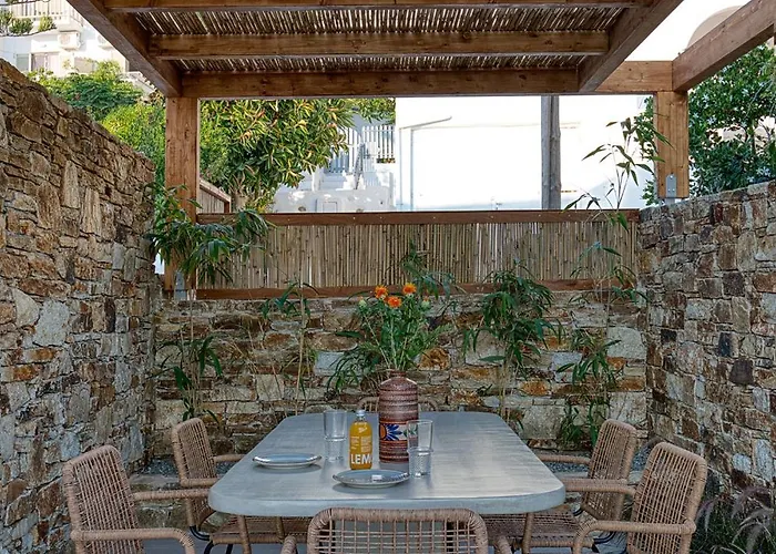 Clementina Paros Naousa (Paros)